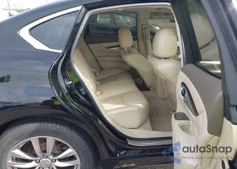 2015 Infiniti Q70 3.7 from USA, damaged, VIN JN1BY1AP7FM541313